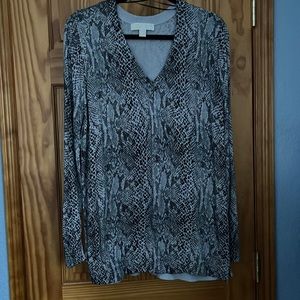XL black and grey Michael Kors Long sleeve shirt, v-neck, in great condition